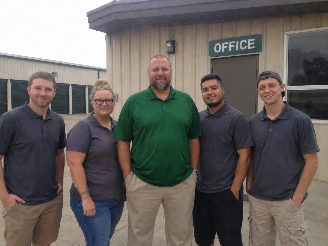 Pest control professionals in Longview, TX